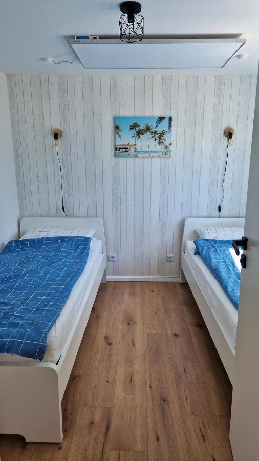 Ferienhaus Seeoase - 70Qm - Kamin -Terrassen - Parkplatz - Badestelle Fusslaeufig Joachimsthal Exteriör bild